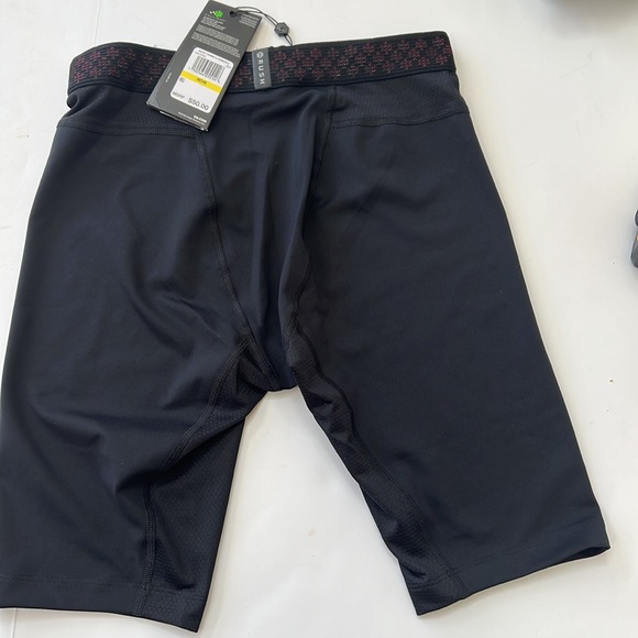 NWT Under Armour compression shorts - Picture 4 of 10